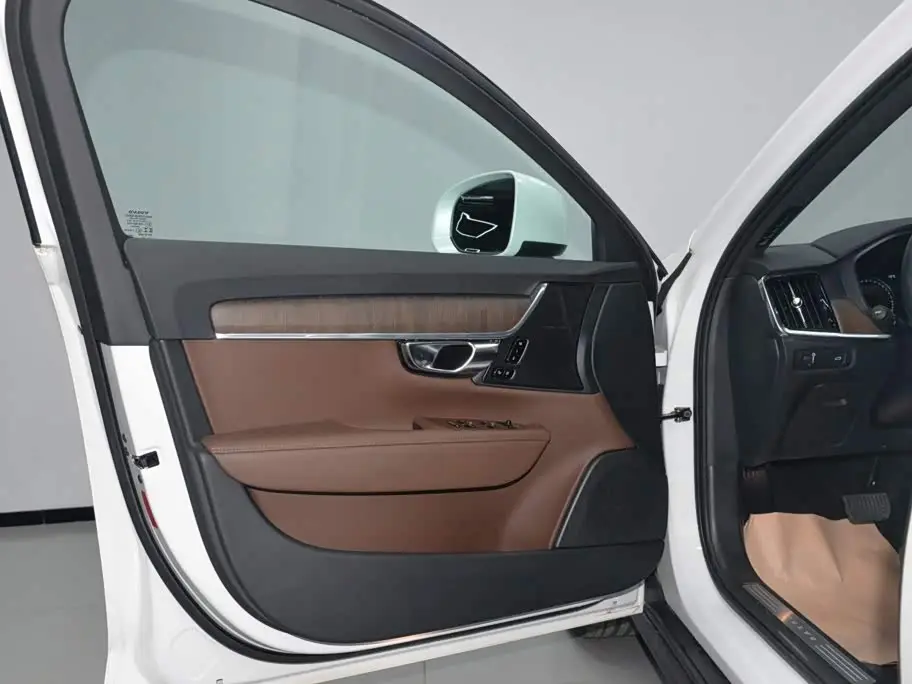 Volvo V90 2023 — Photo 5/20