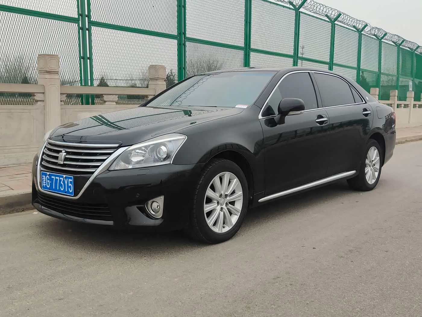 Toyota Crown 2012 — Şəkil 1/20