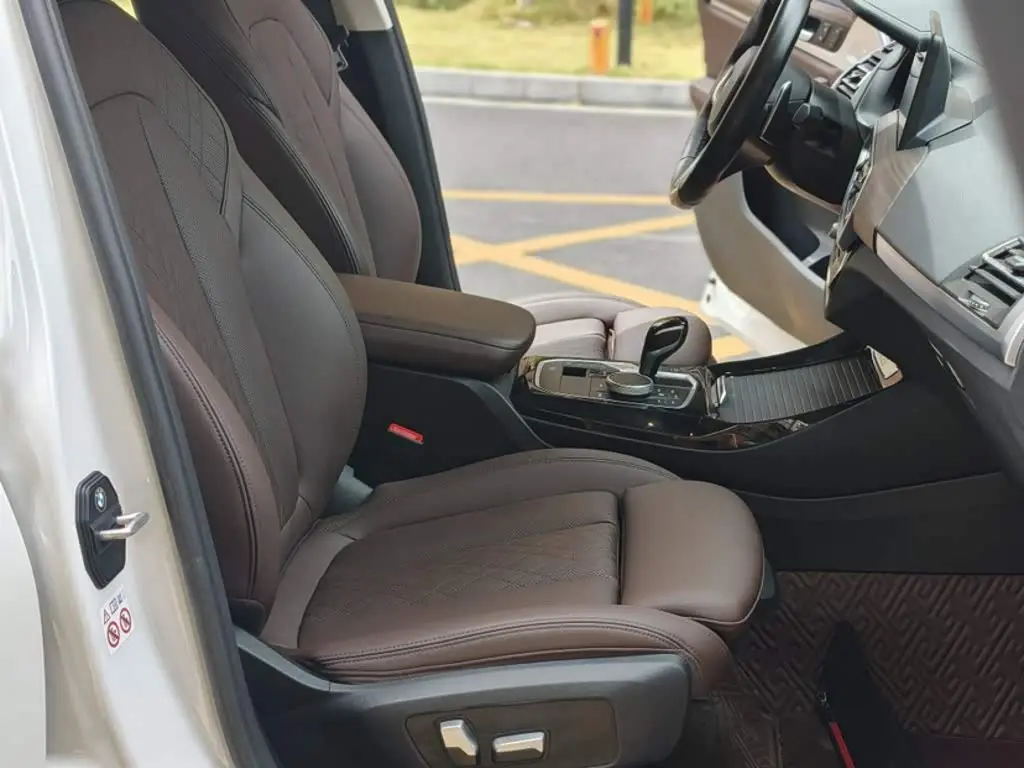 BMW X3 2021 — Photo 13/14