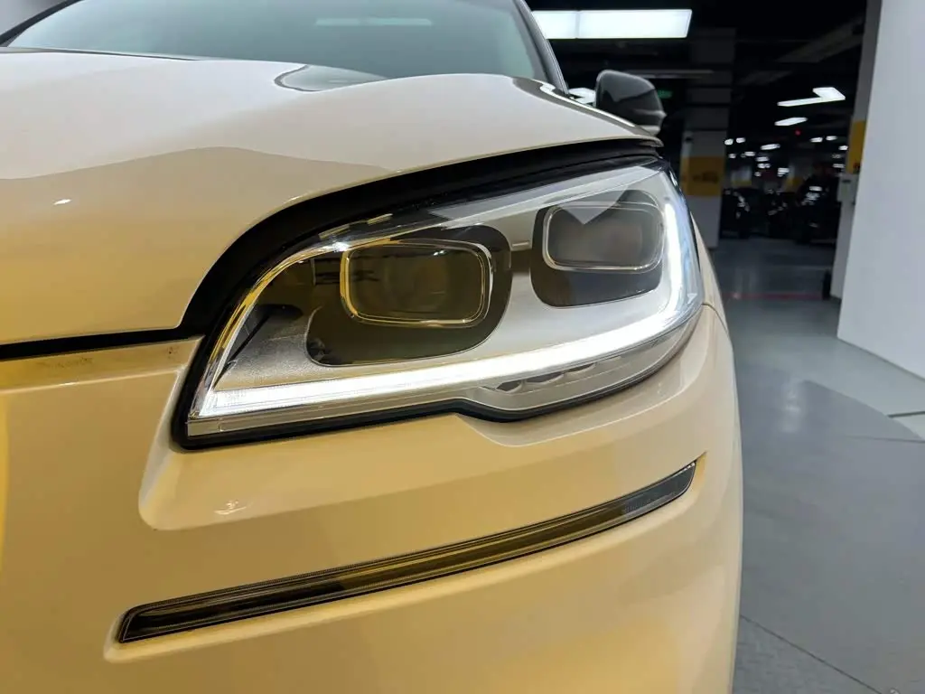 Lincoln Aviator 2021 — Photo 12/20