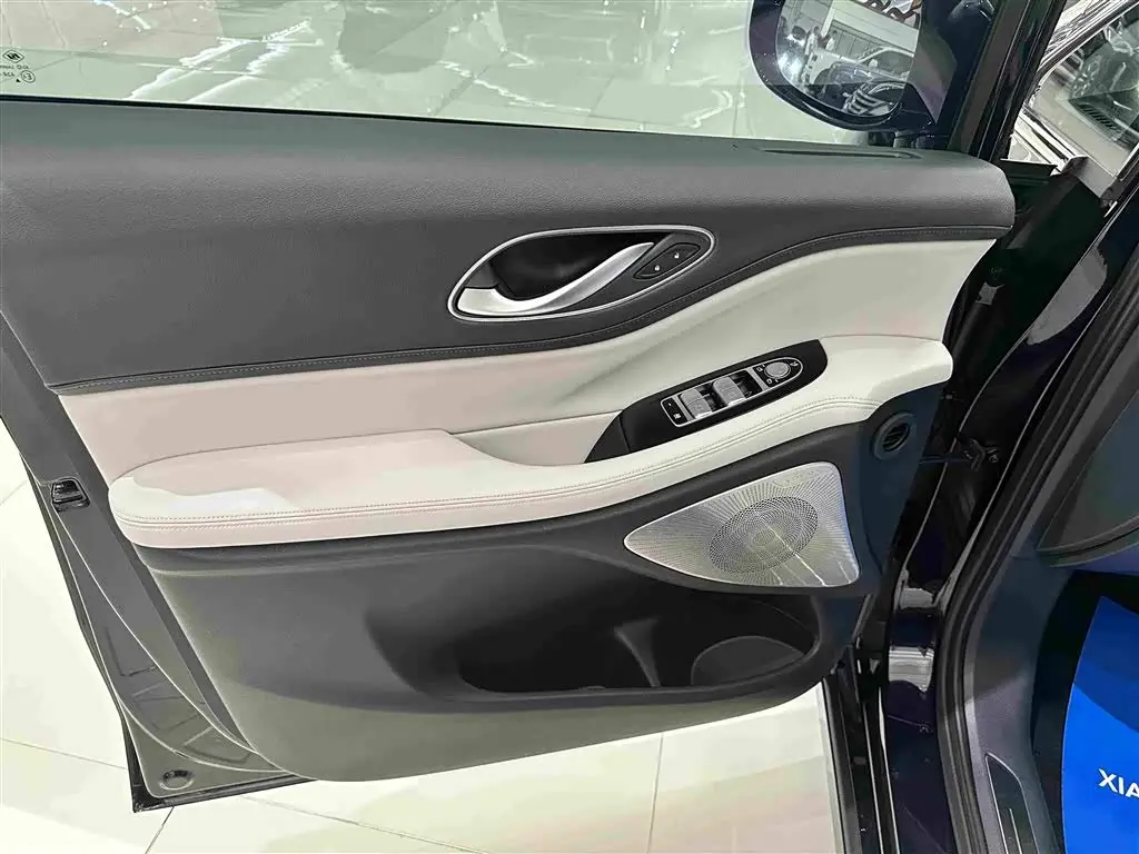 Voyah Auto Voyah Dreamer 2024 — Photo 8/19