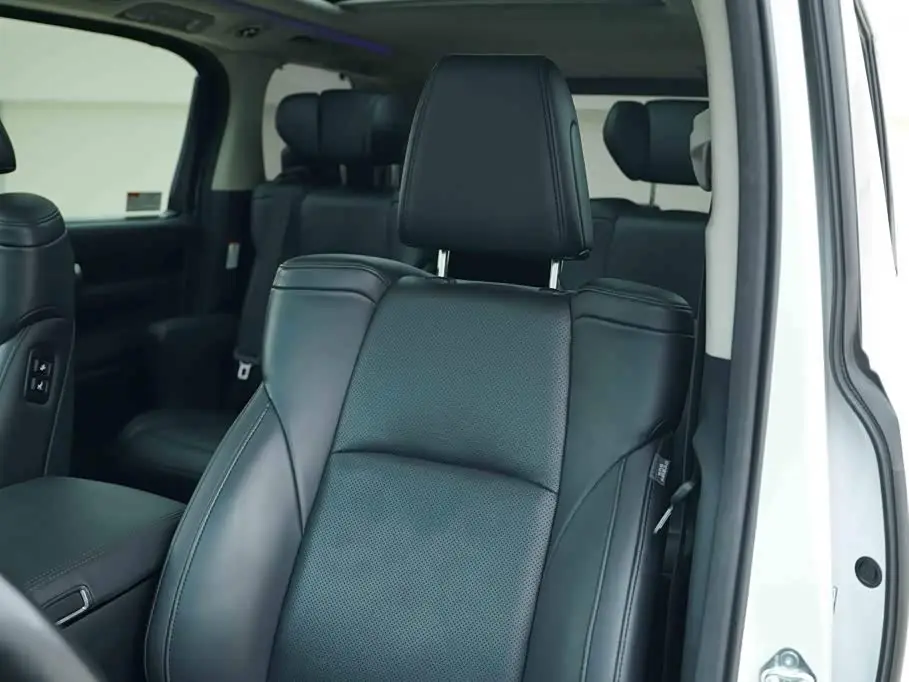 Toyota Vellfire 2022 — Photo 13/20