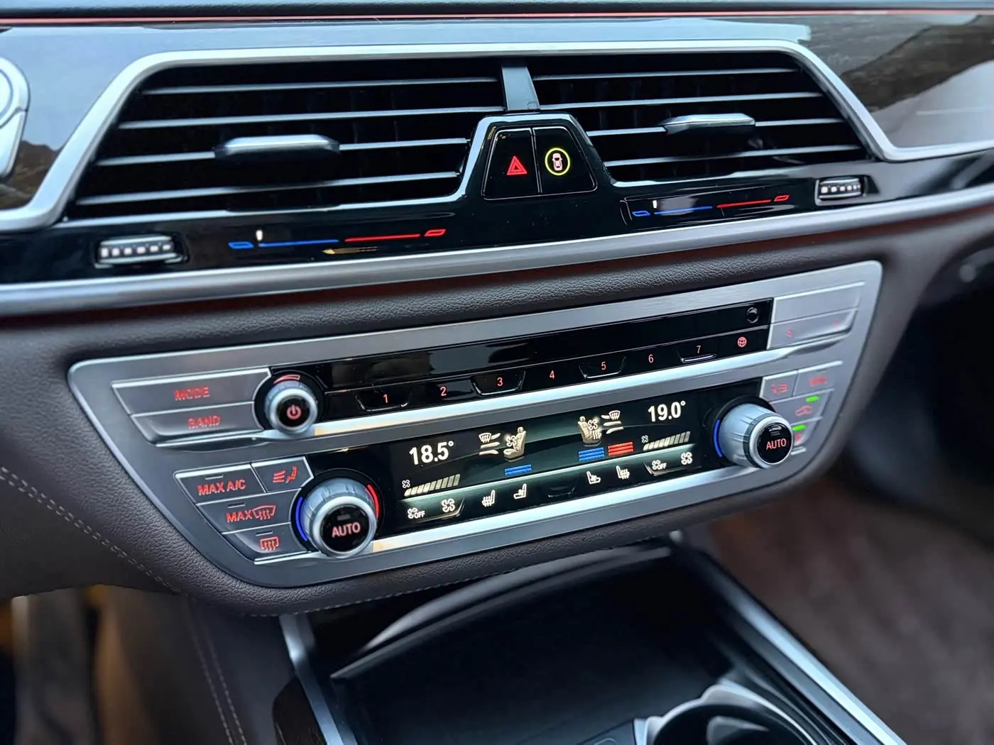 BMW 7 Series 2021 — Şəkil 8/20