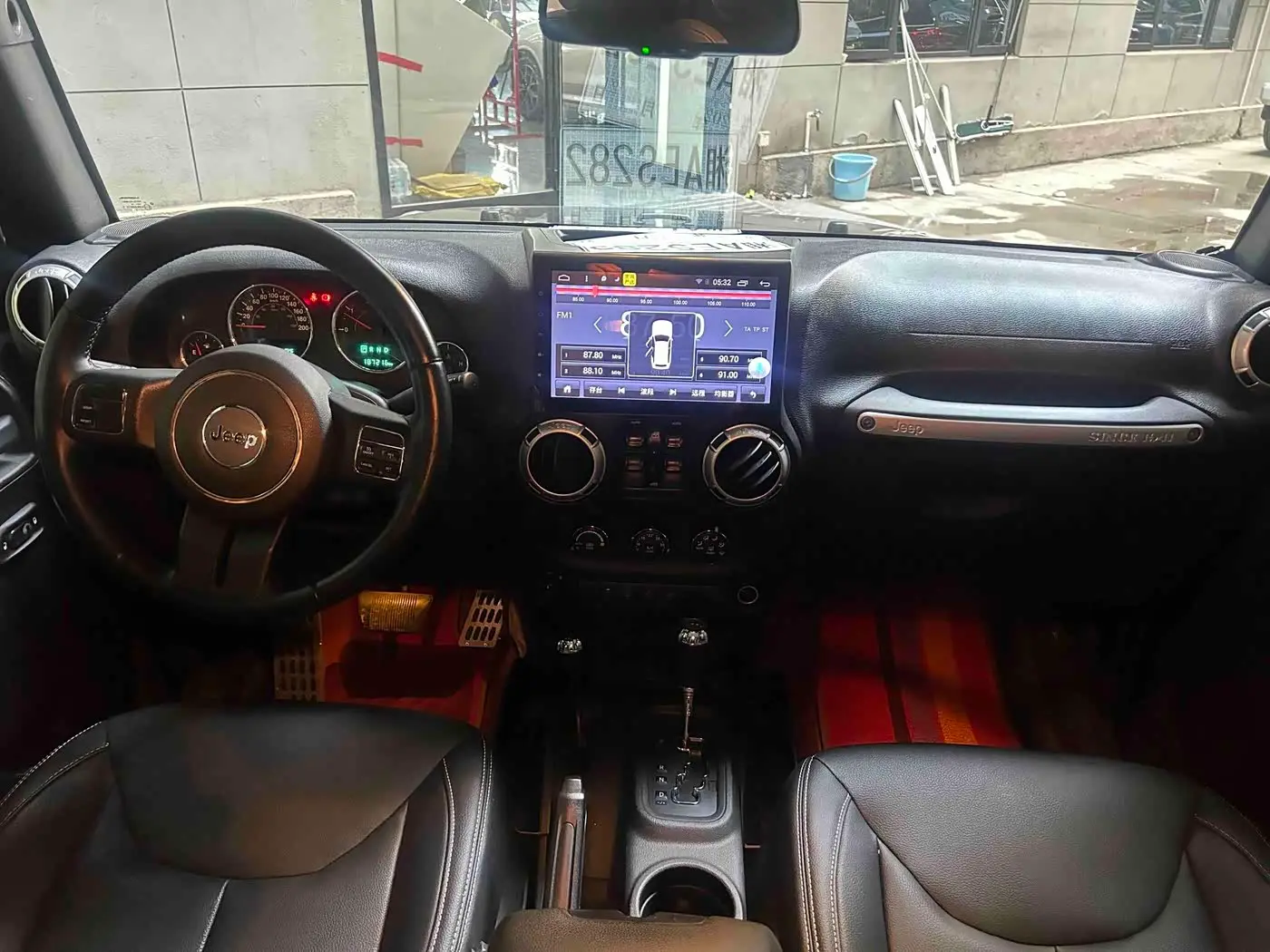 Jeep Wrangler 2015 — Фото 15/20