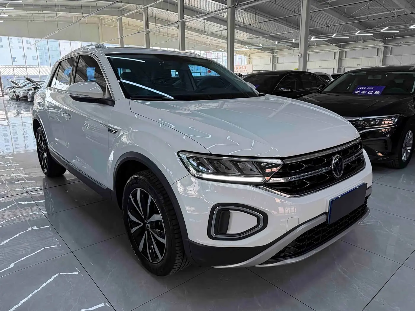 Volkswagen T-ROC 2024 — Фото 3/19