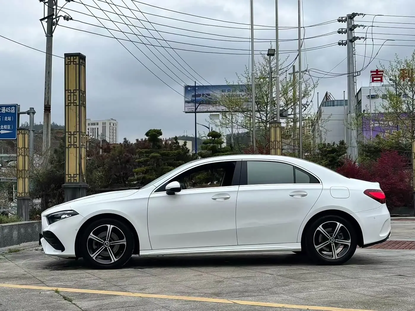 Mercedes-Benz A-Class 2023 — Фото 7/9