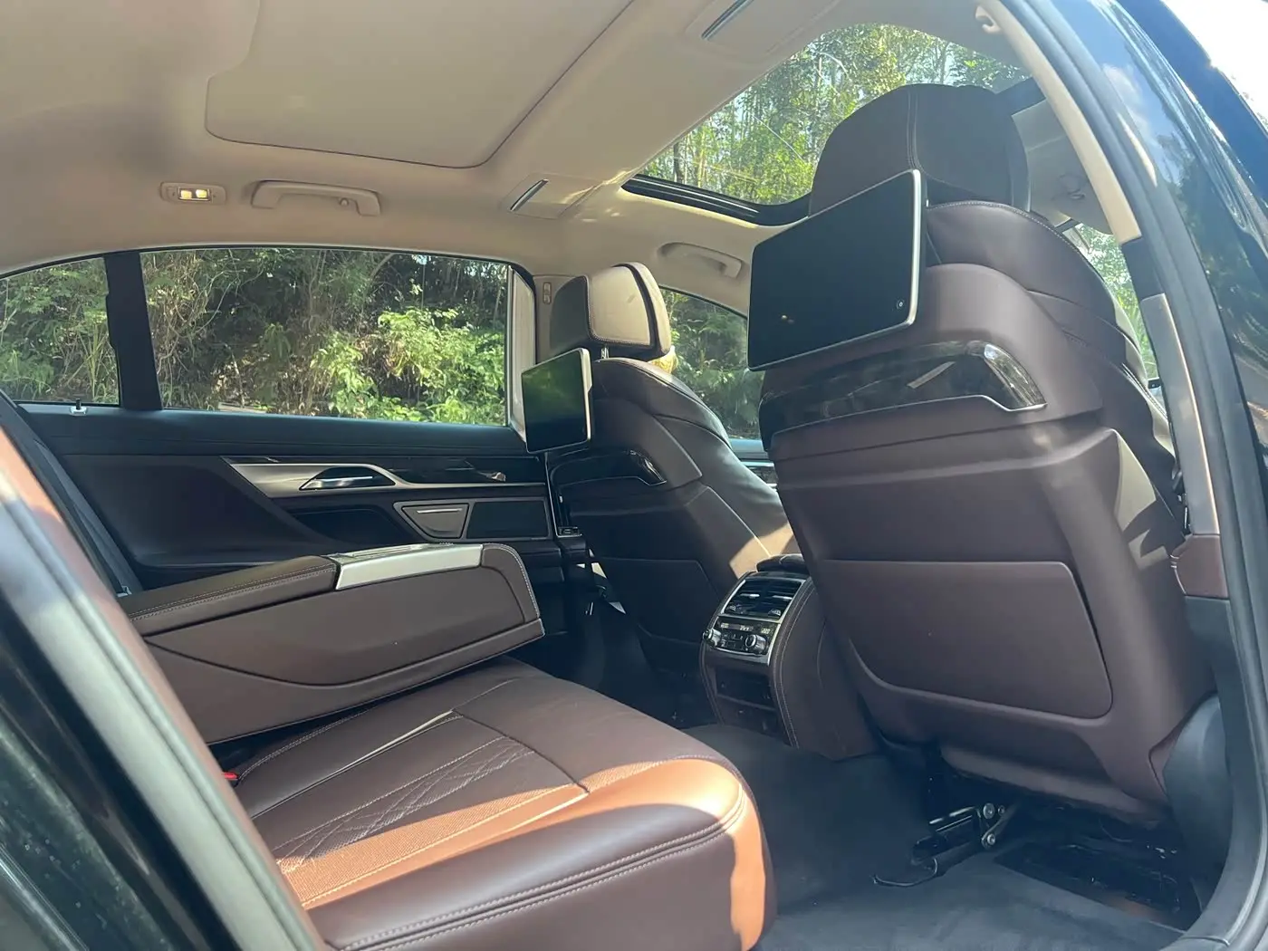 BMW 7 Series 2016 — Photo 11/16