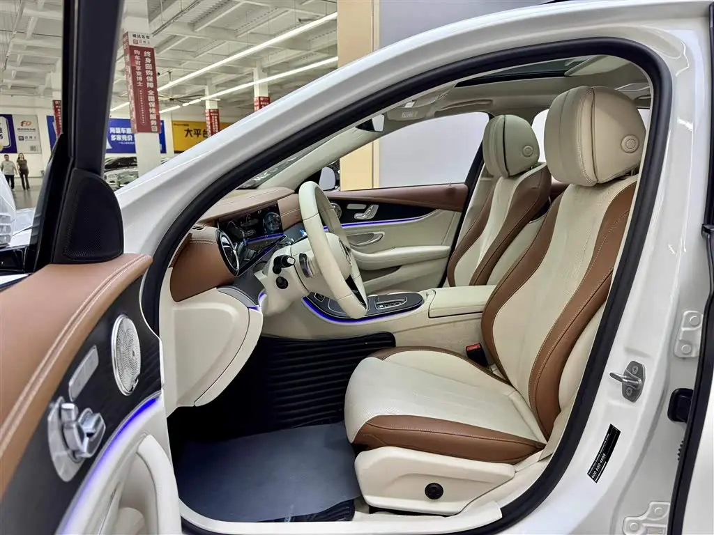 Mercedes-Benz E-Class 2021 — Photo 8/15
