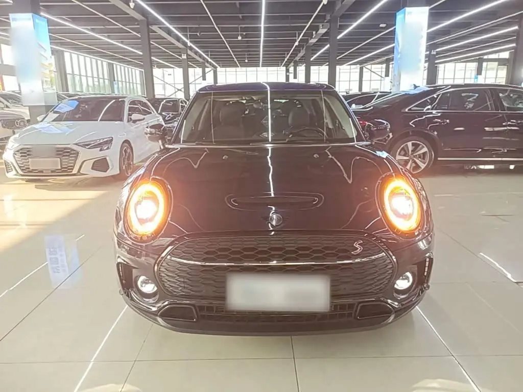 MINI CLUBMAN 2022 — Photo 3/20