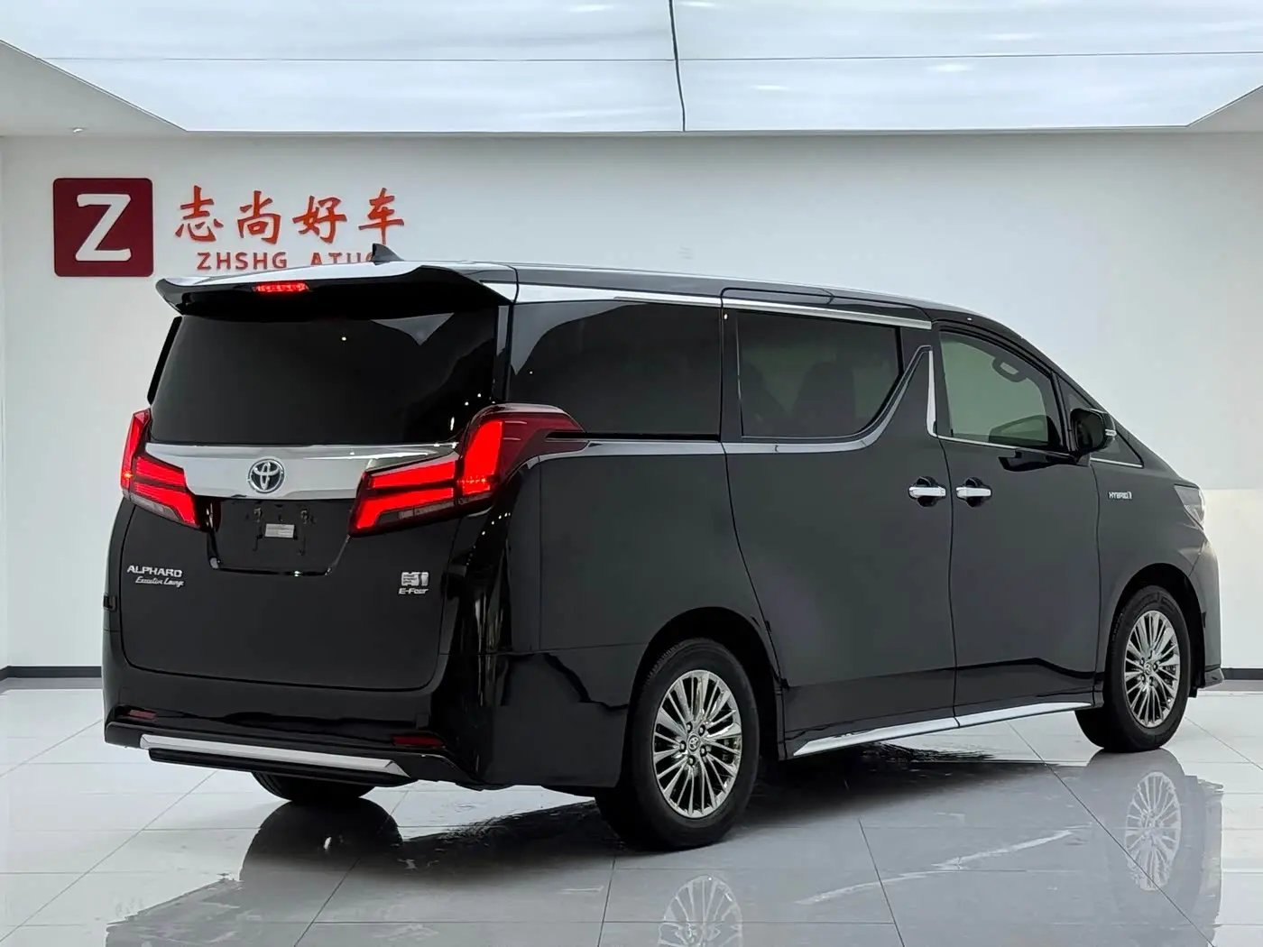 Toyota Alphard 2022 — Фото 15/15