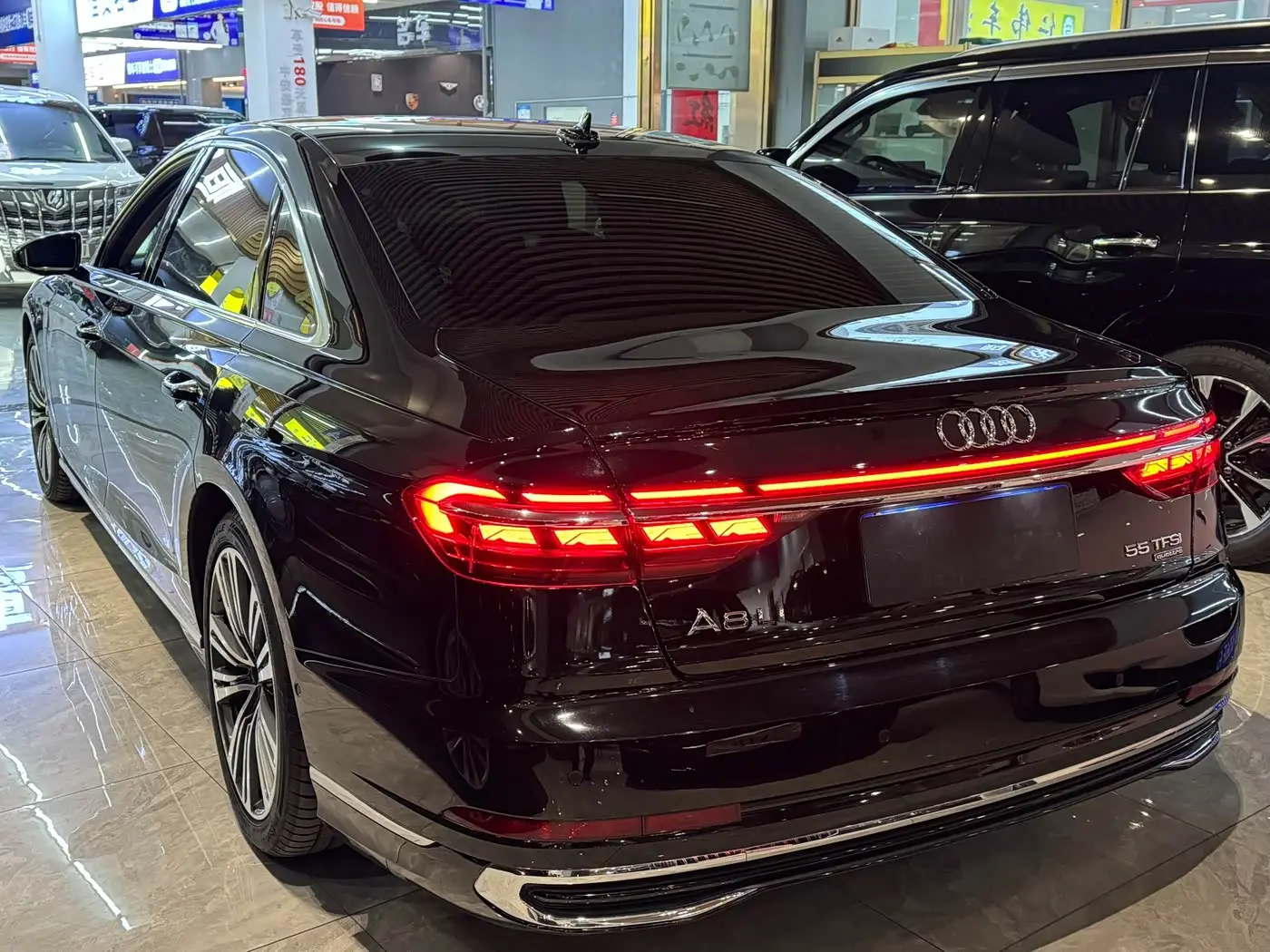 Audi A8 2023 — Photo 8/19
