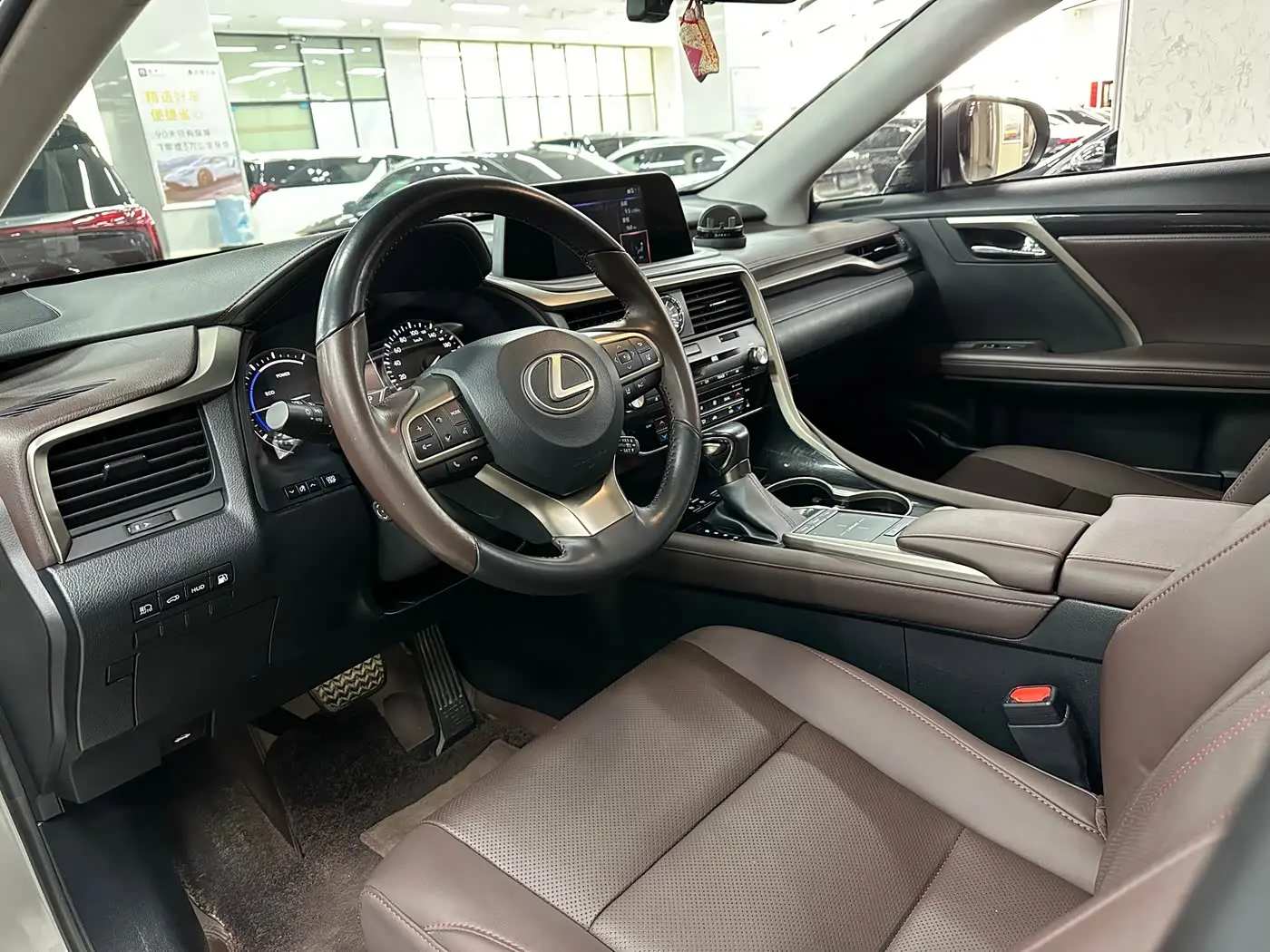 Lexus RX 2022 — Photo 11/20