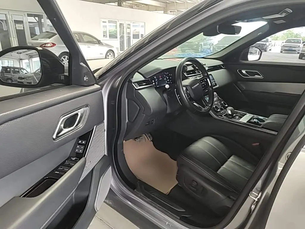 Land Rover Range Rover Velar 2021 — Photo 16/20