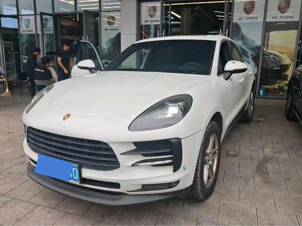 Porsche Macan 2019 — Photo 1/1