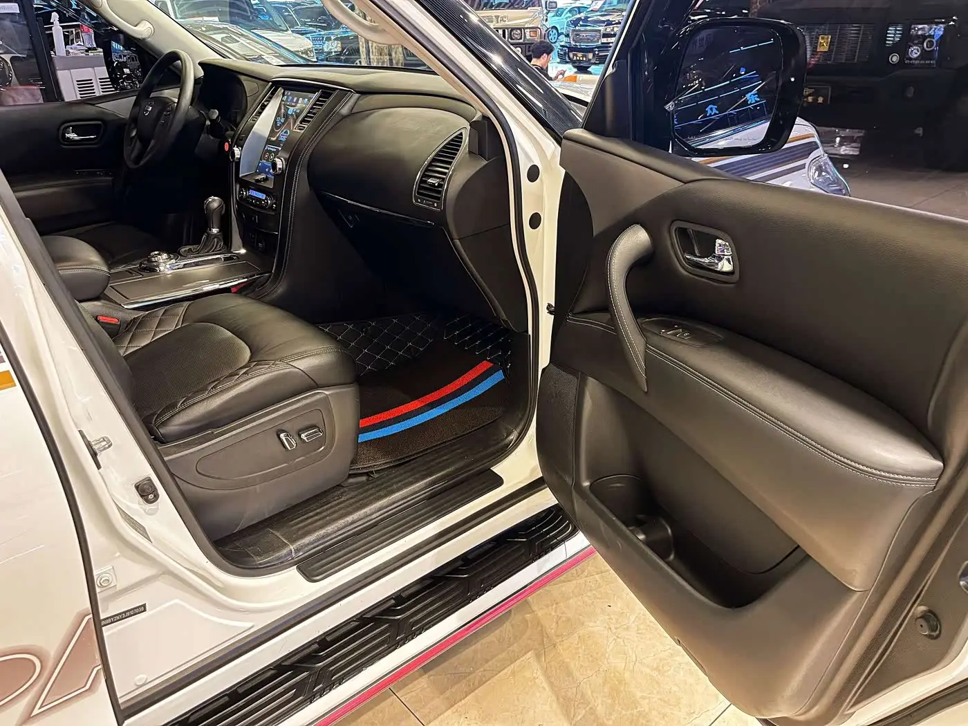 Nissan Patrol 2018 — Фото 15/20