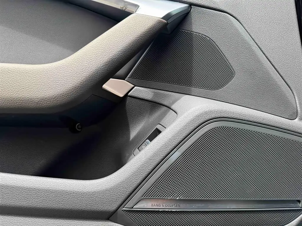 Audi A7L 2023 — Photo 8/18