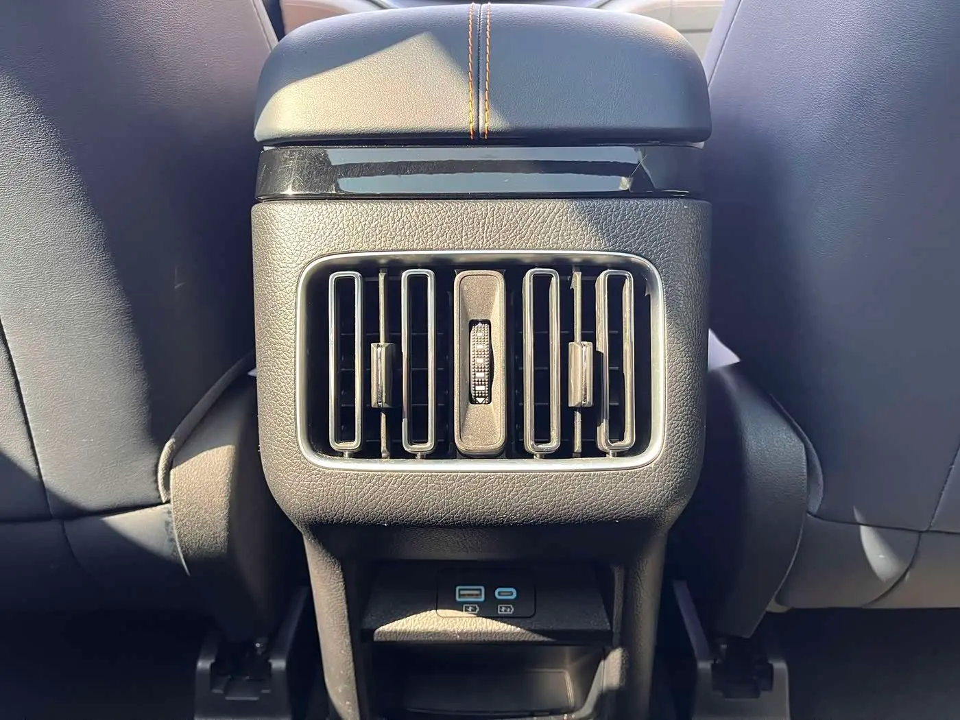 BYD Song PLUS PHEV 2023 — Фото 11/15