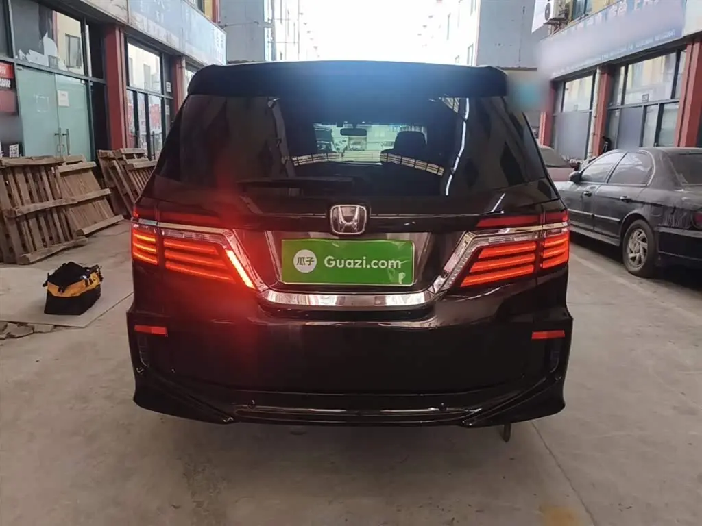Honda Elysion 2019 — Photo 6/20