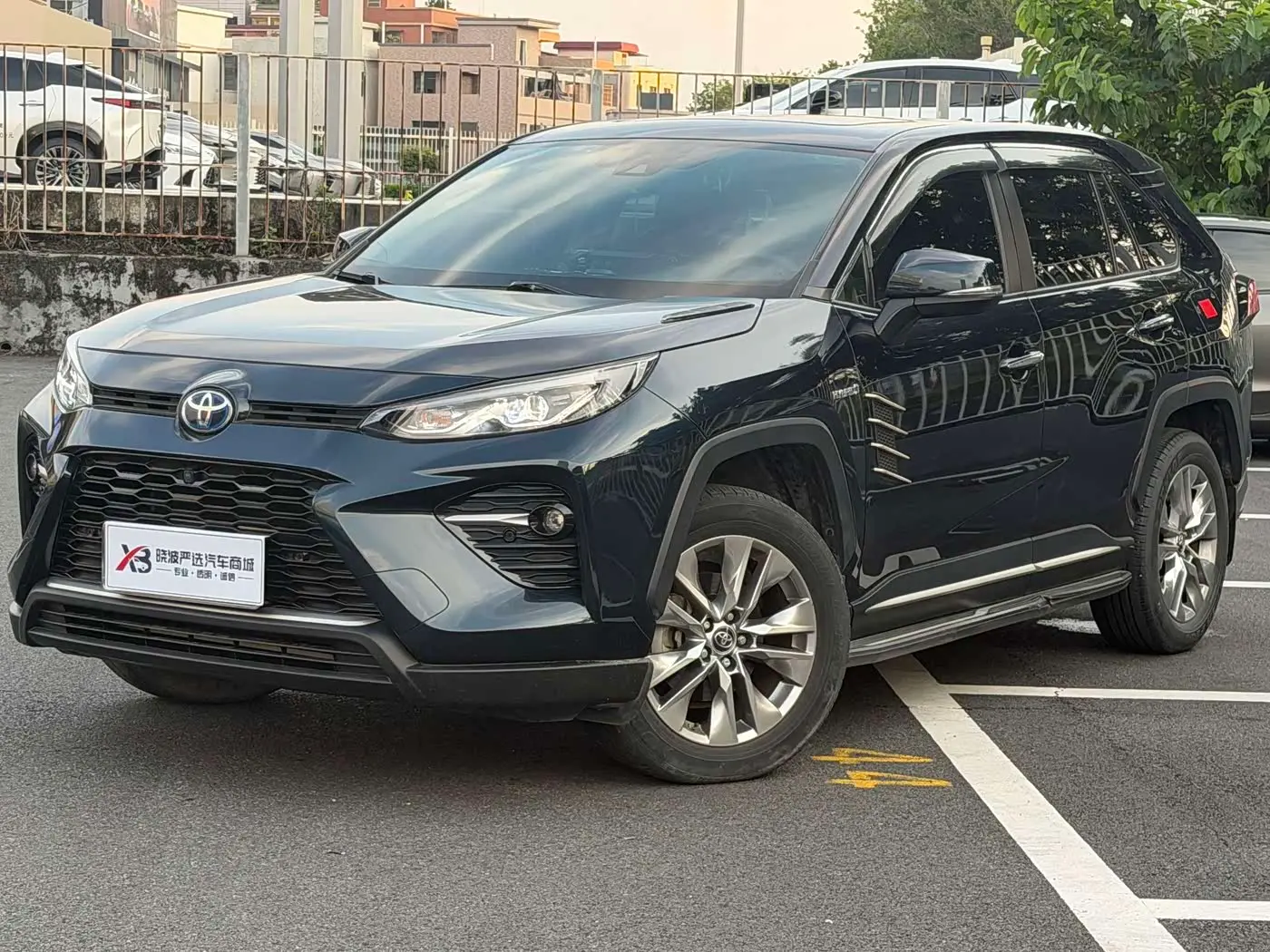 Toyota Wildlander 2022 — ფოტო 1/17