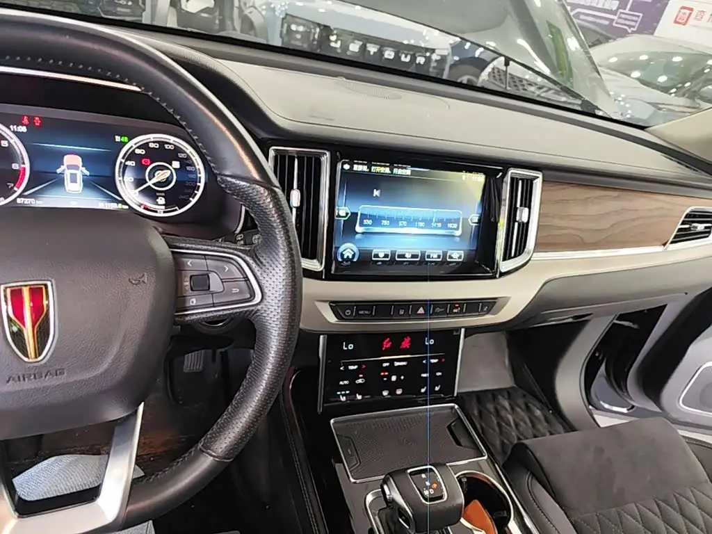 Hongqi HS7 2021 — Photo 10/20