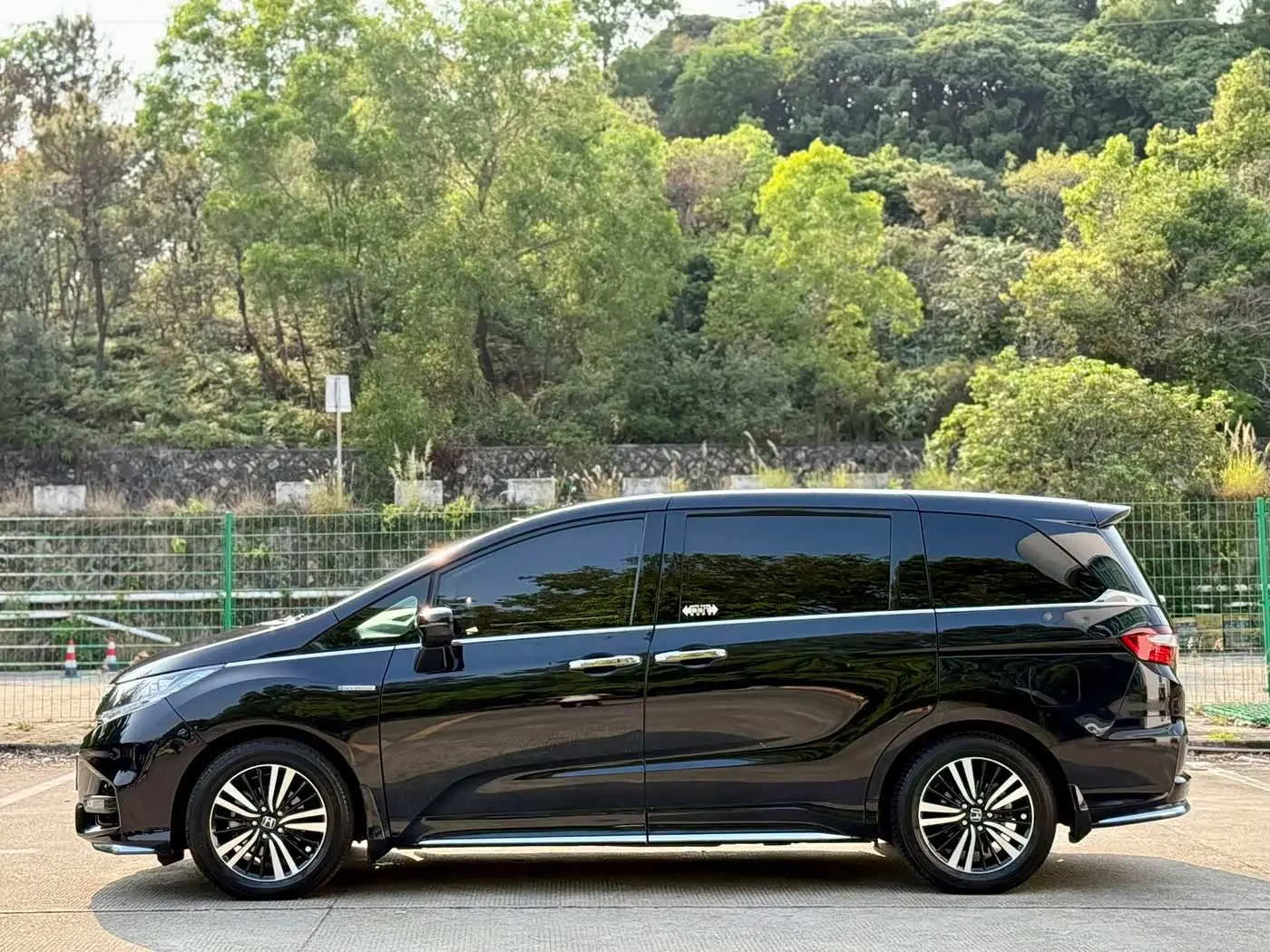 Honda Odyssey 2019 — Фото 3/18