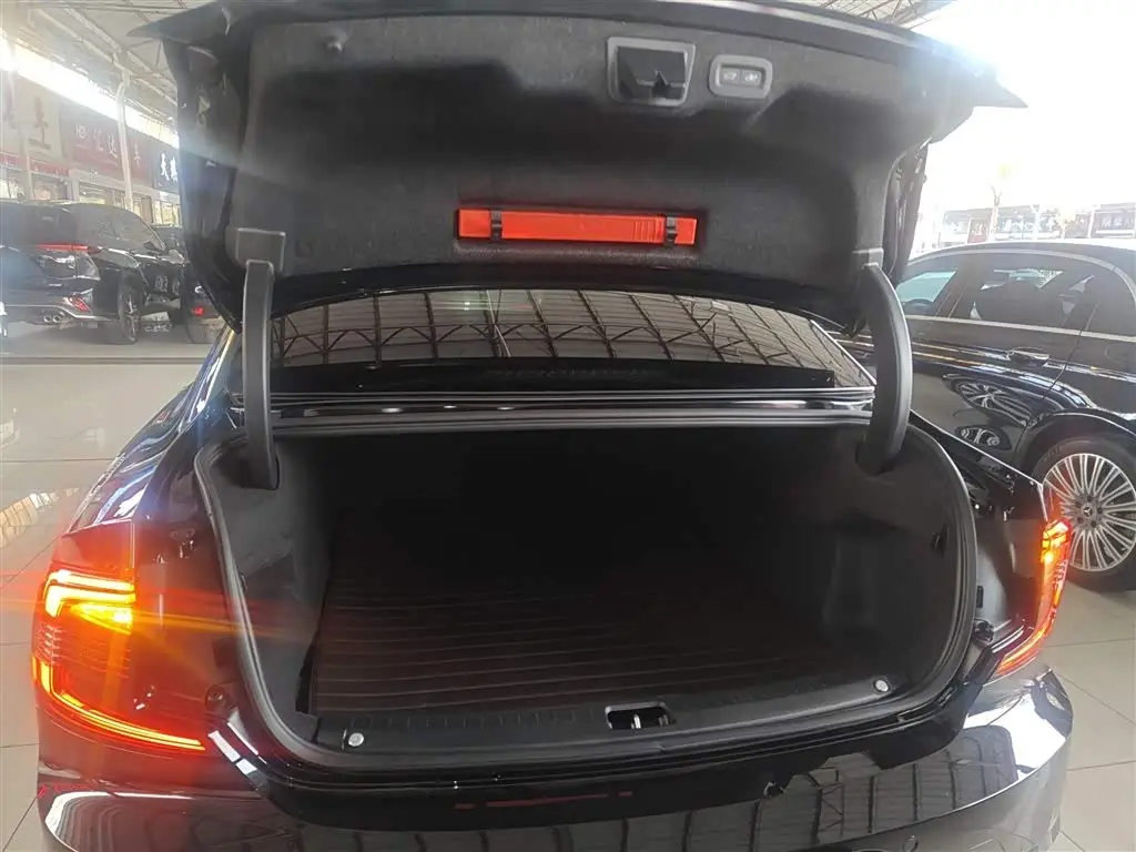 Volvo S90 2024 — Photo 19/20