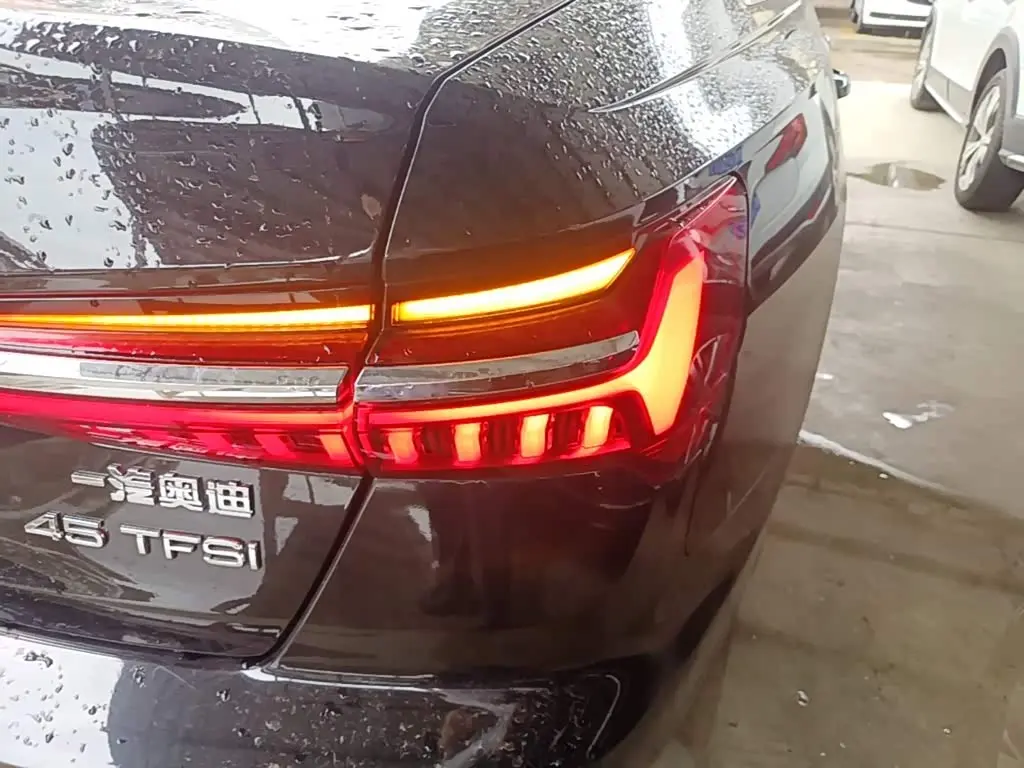 Audi A6L 2021 — Şəkil 8/20