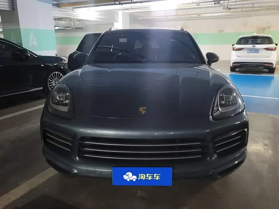 Porsche Cayenne 2019 — ფოტო 2/16