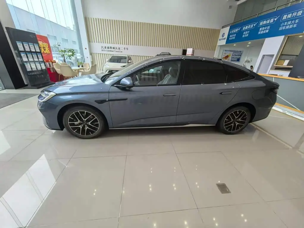 BYD Seal 07 DM-i 2025 — Photo 4/15