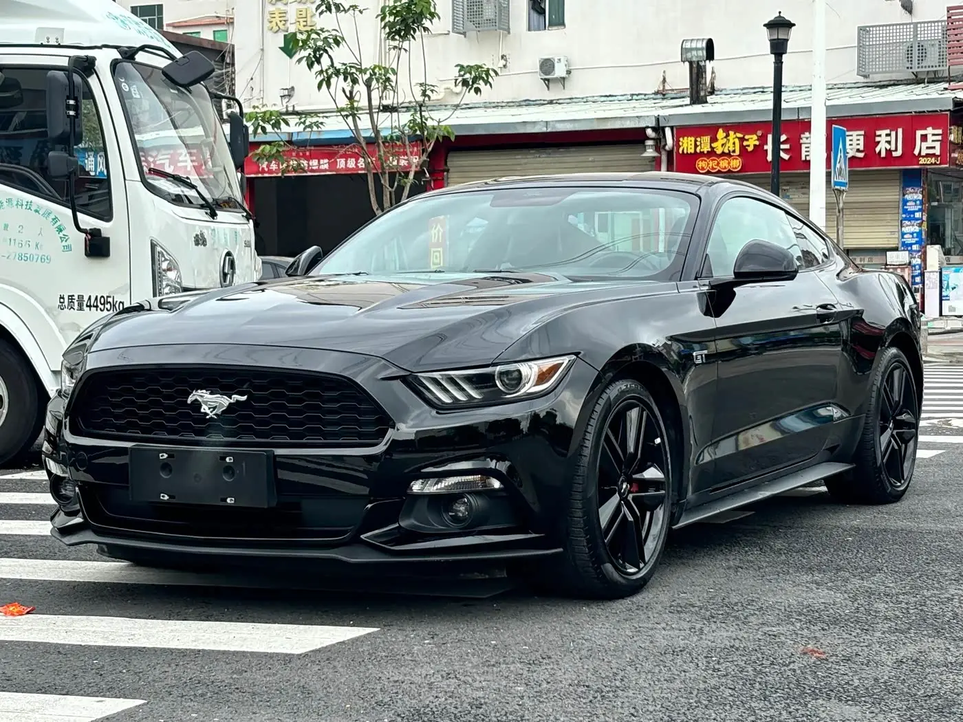 Ford Mustang 2017 — ფოტო 1/19