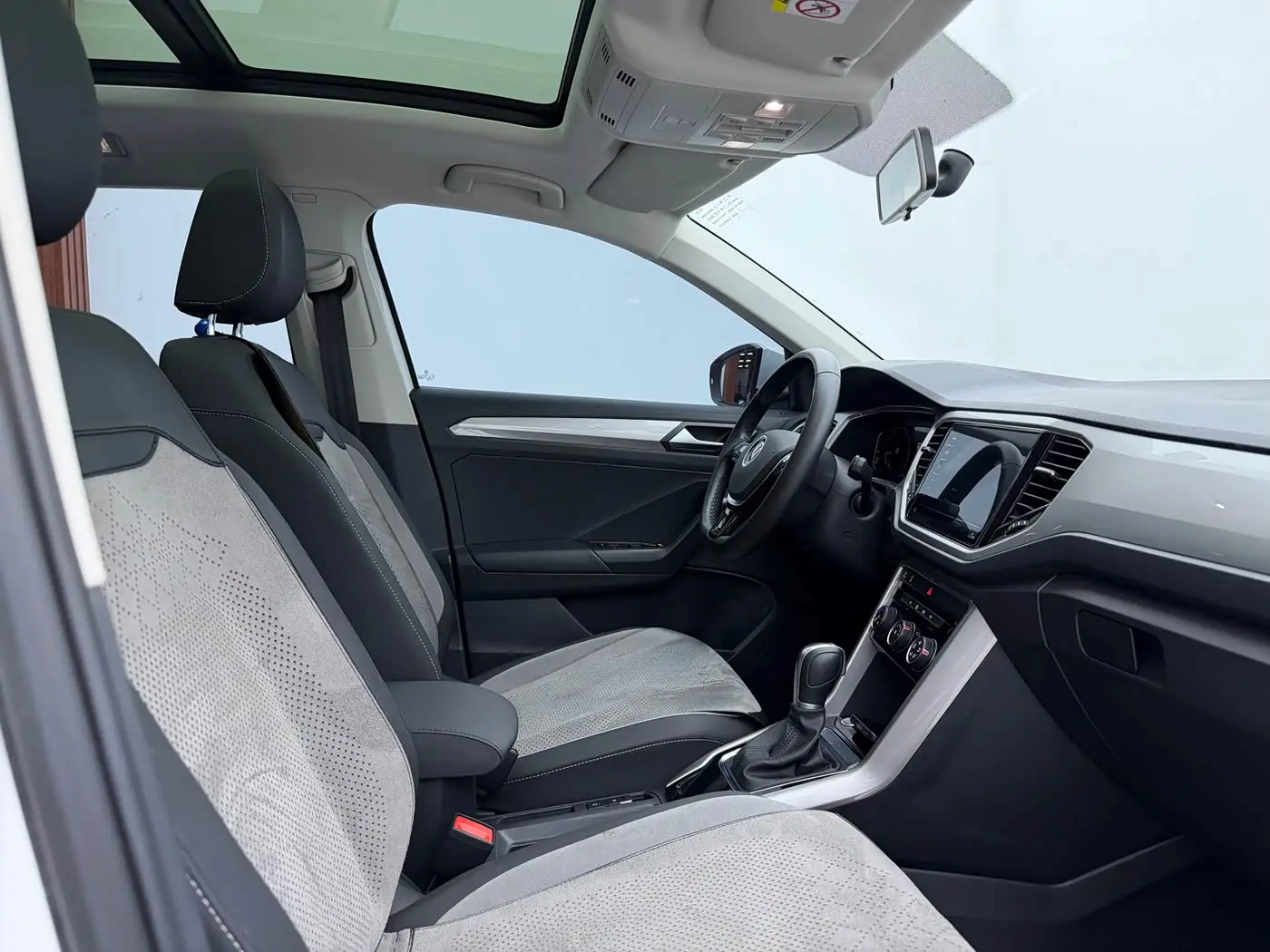 Volkswagen T-ROC 2022 — Photo 14/18