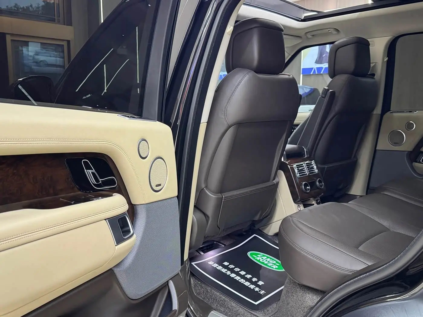 Land Rover Range Rover 2020 — Фото 12/19