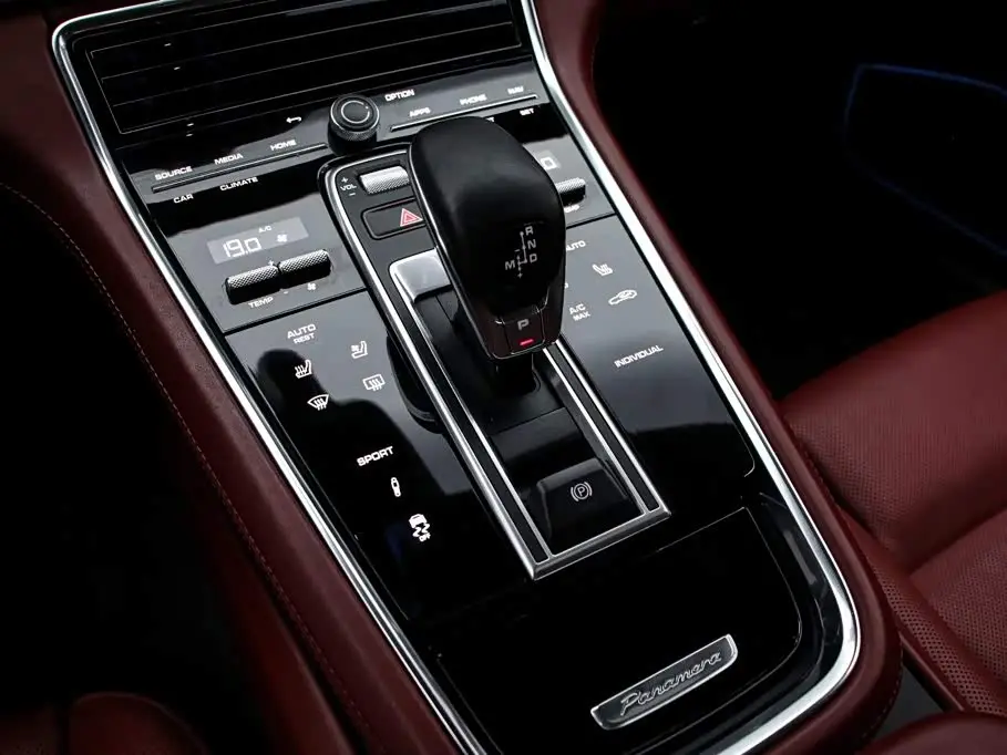 Porsche Panamera 2021 — Фото 9/20