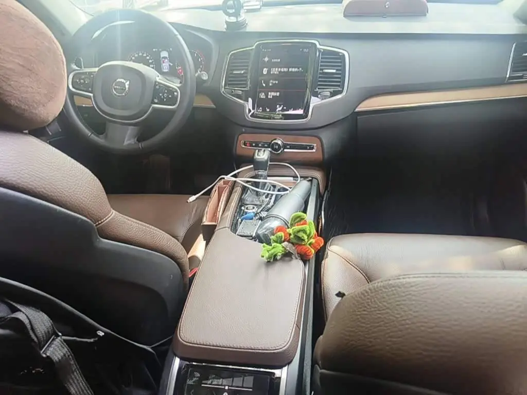 Volvo XC90 2019 — Photo 10/11