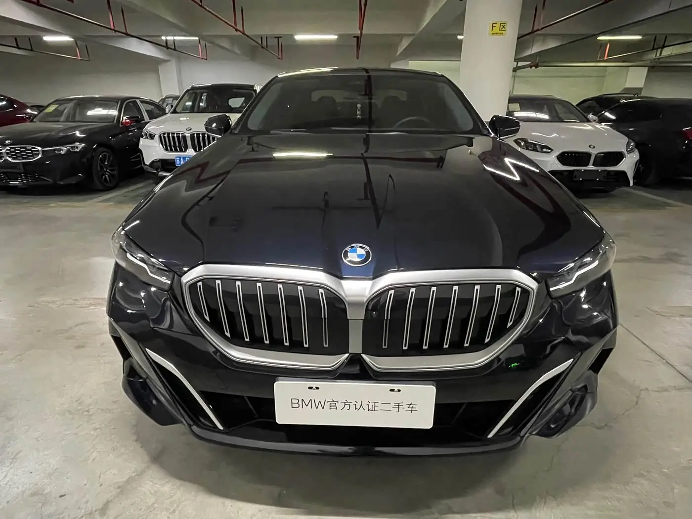 BMW 5 Series 2025 — Photo 2/9