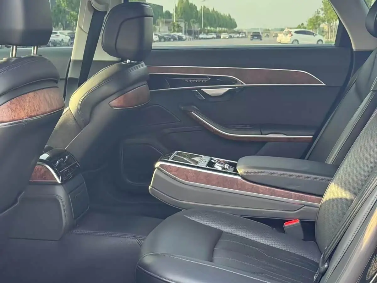 Audi A8 2021 — Photo 7/10