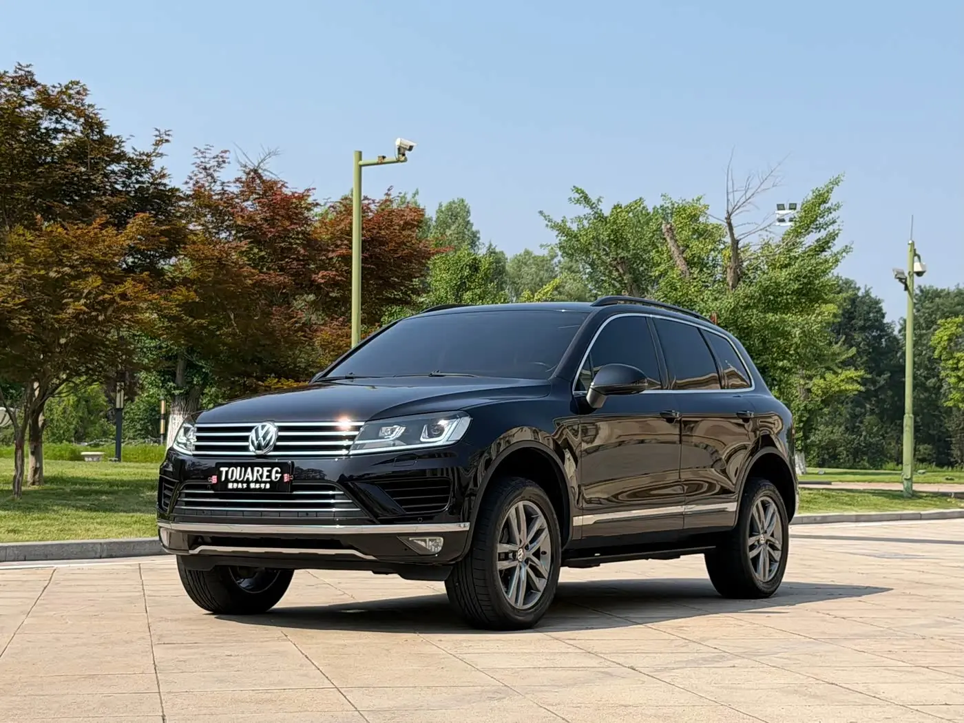 Volkswagen Touareg 2018 — Photo 1/20