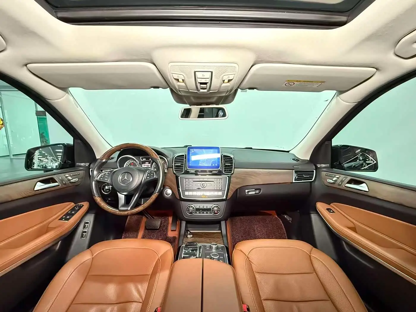 Mercedes-Benz GLS 2016 — Photo 7/17