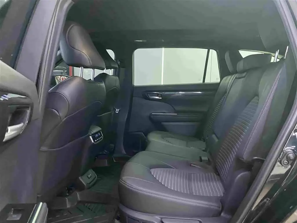 Toyota Crown Kluger 2024 — Şəkil 6/18