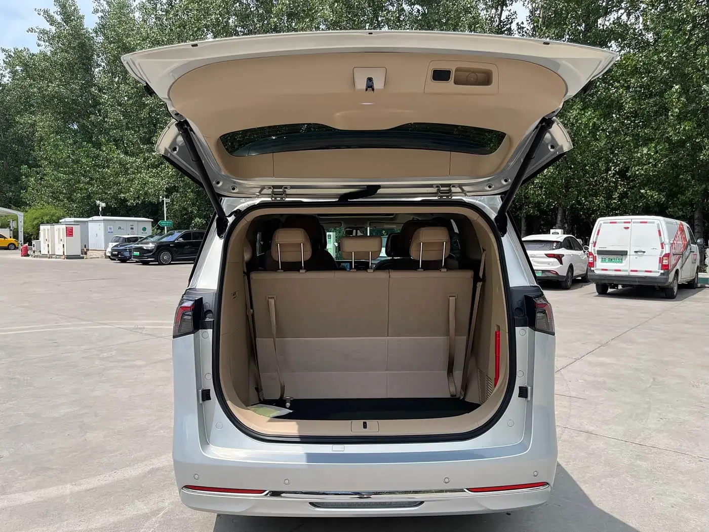 Buick GL8 New Energy 2025 — Photo 19/20