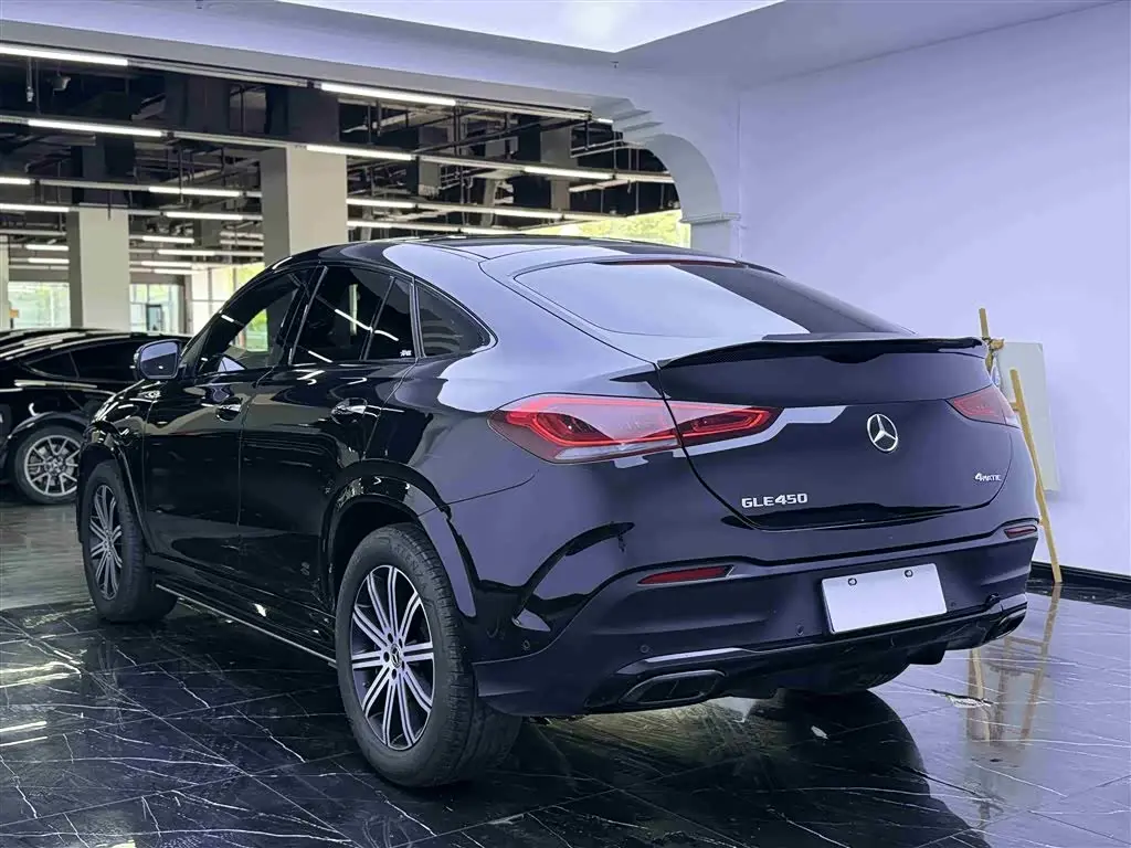 Mercedes-Benz GLE 2021 — Photo 18/20