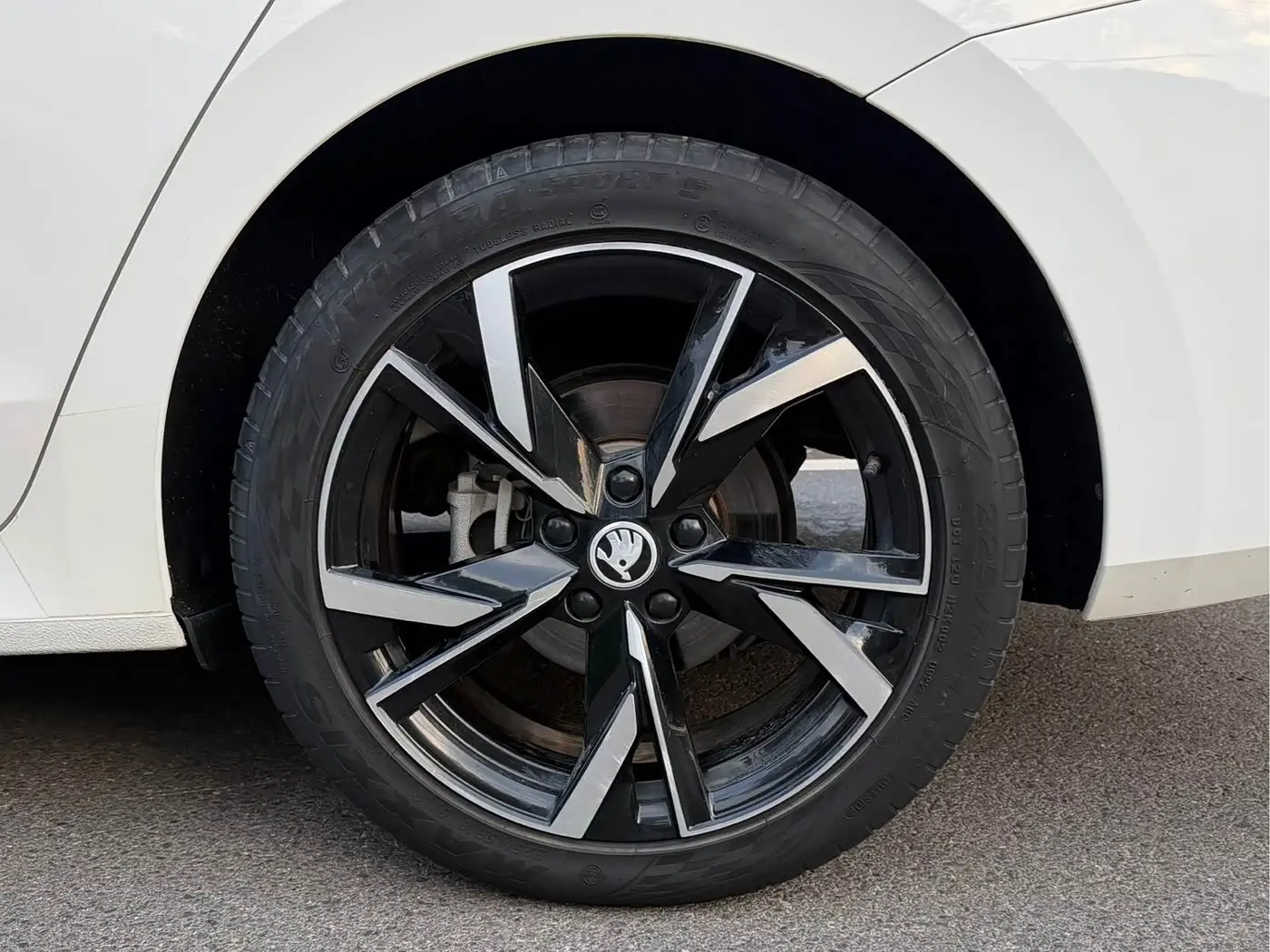 Škoda Octavia 2022 — Фото 15/16