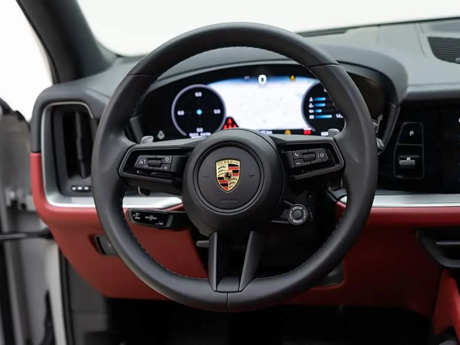 Porsche Cayenne 2023 — Фото 15/20