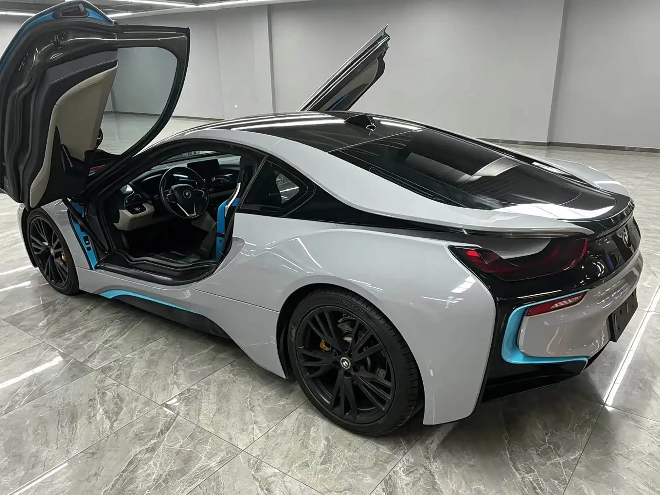 BMW i8 2016 — Photo 6/6
