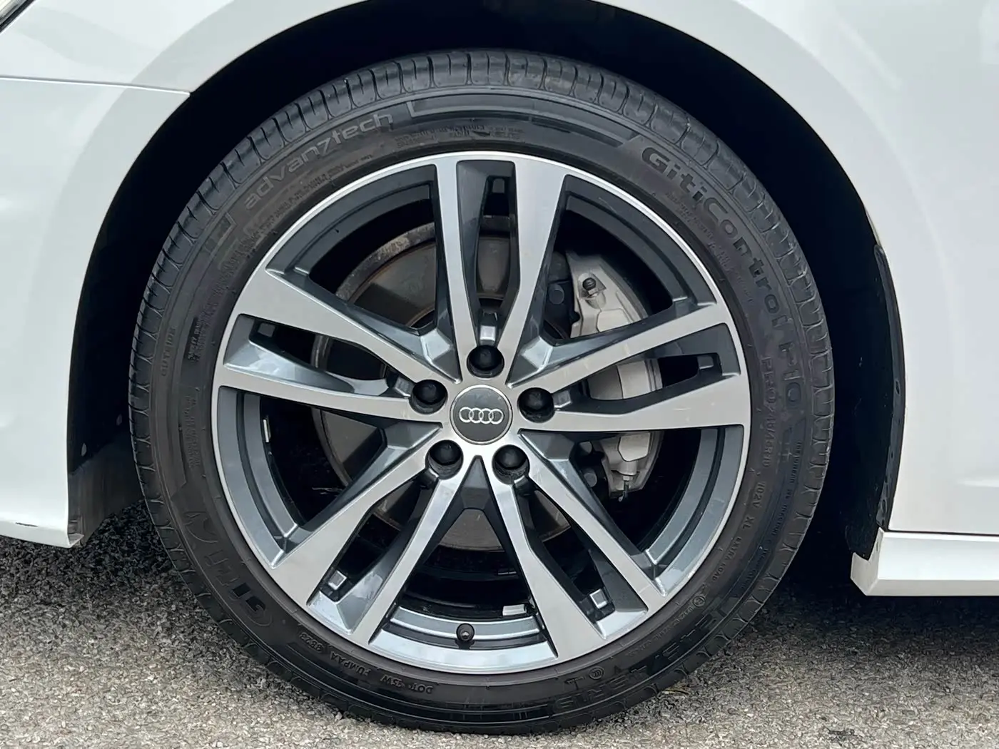 Audi A6L 2020 — Şəkil 13/18