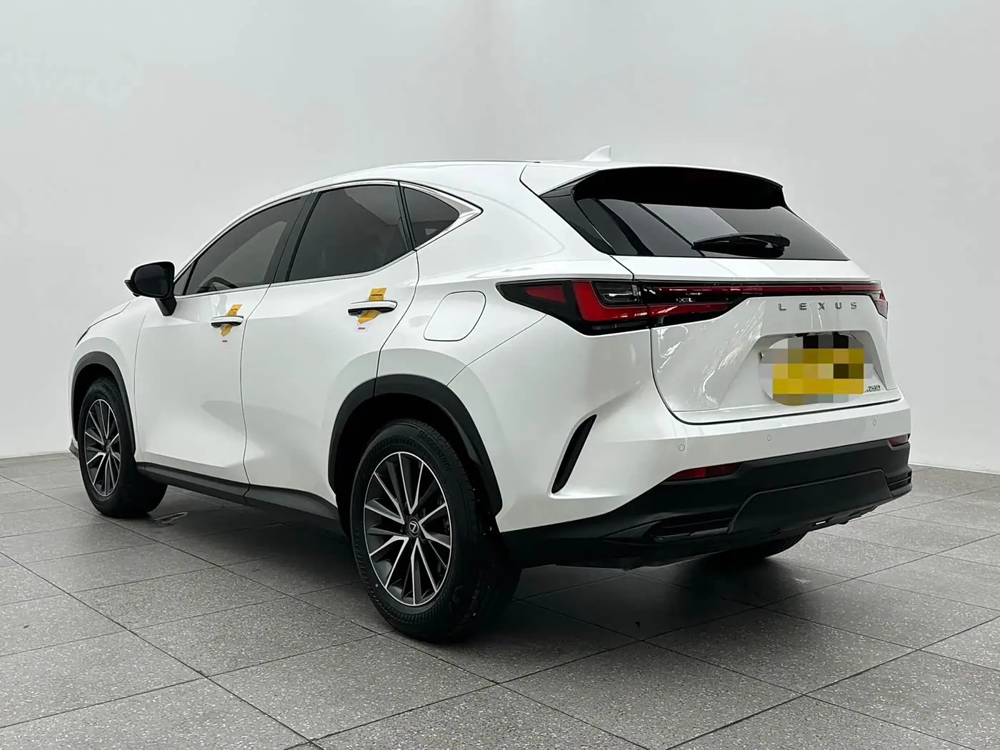 Lexus NX 2023 — Photo 4/19