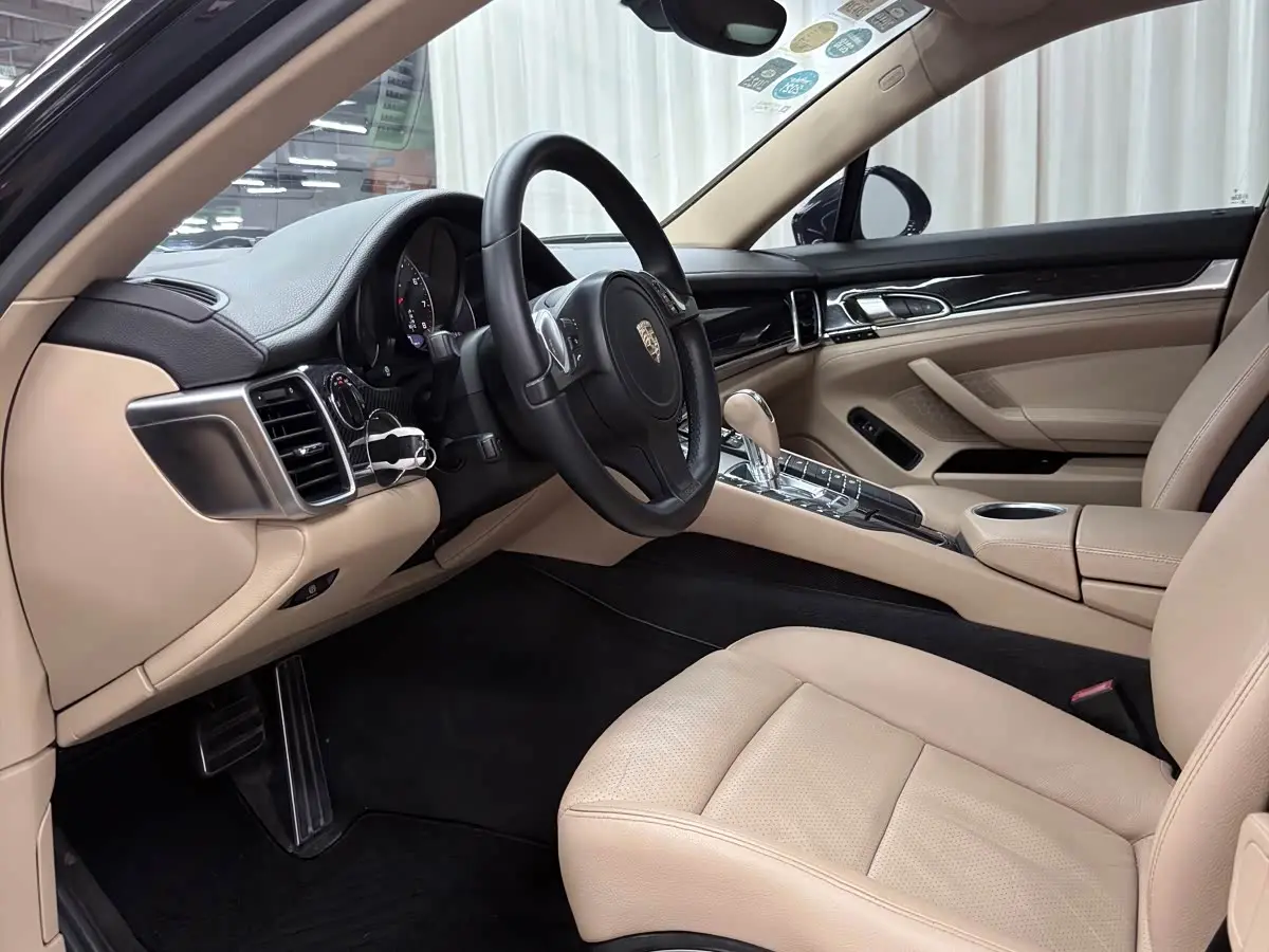 Porsche Panamera 2013 — Photo 8/20