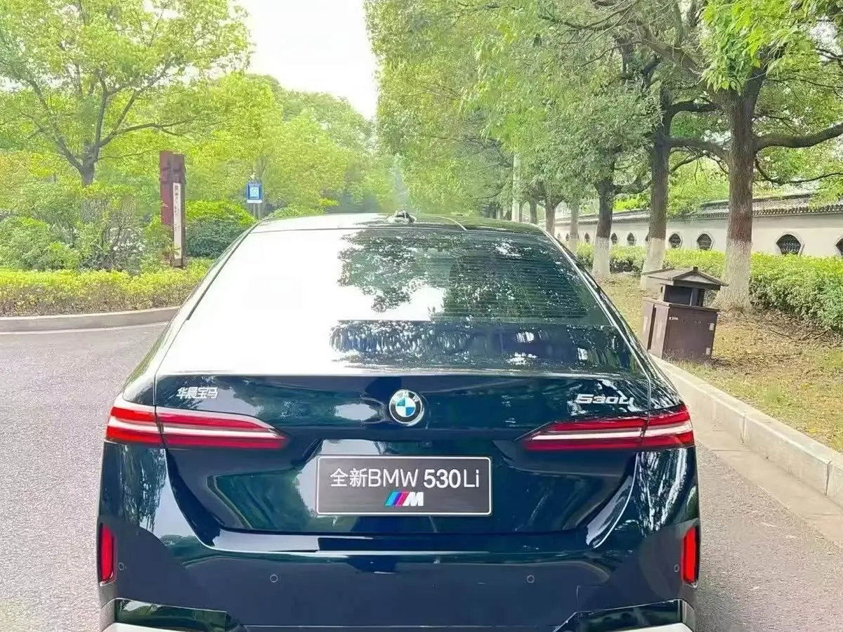 BMW 5 Series 2025 — Şəkil 8/9