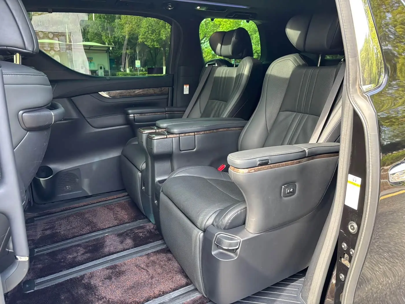 Toyota Vellfire 2019 — Photo 8/20