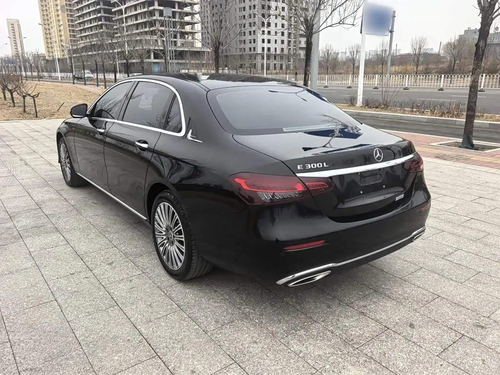 Mercedes-Benz E-Class 2022 — Фото 9/17